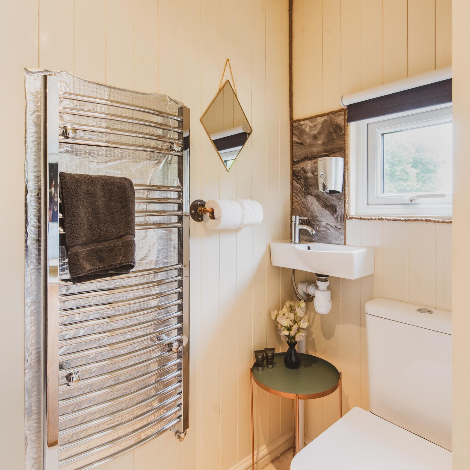 The Hideaway At Hiddenwood Glamping Hotel Corsley Ngoại thất bức ảnh